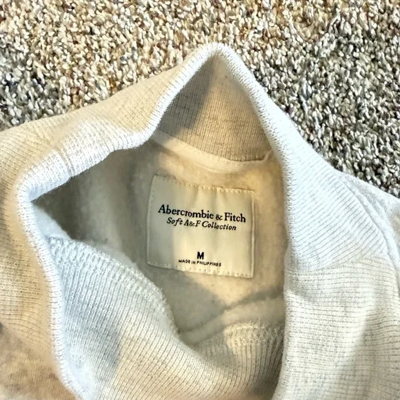 A&F Sunday mockneck crew, medium - Picture 4 of 4